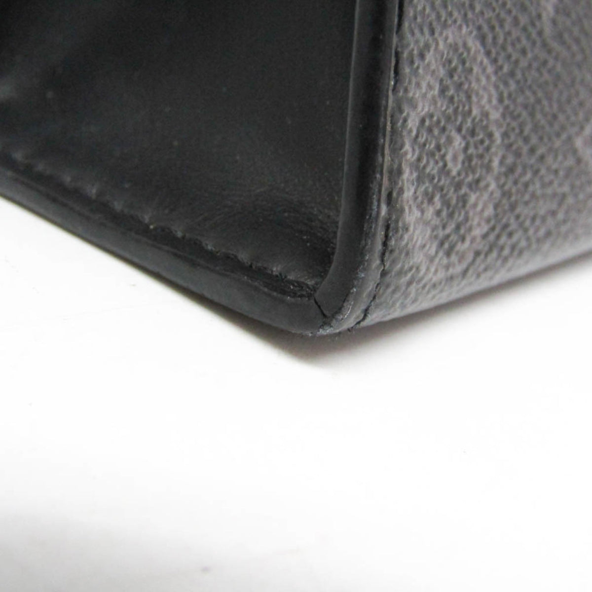 Louis Vuitton Pochette Voyage MM · Eclipse