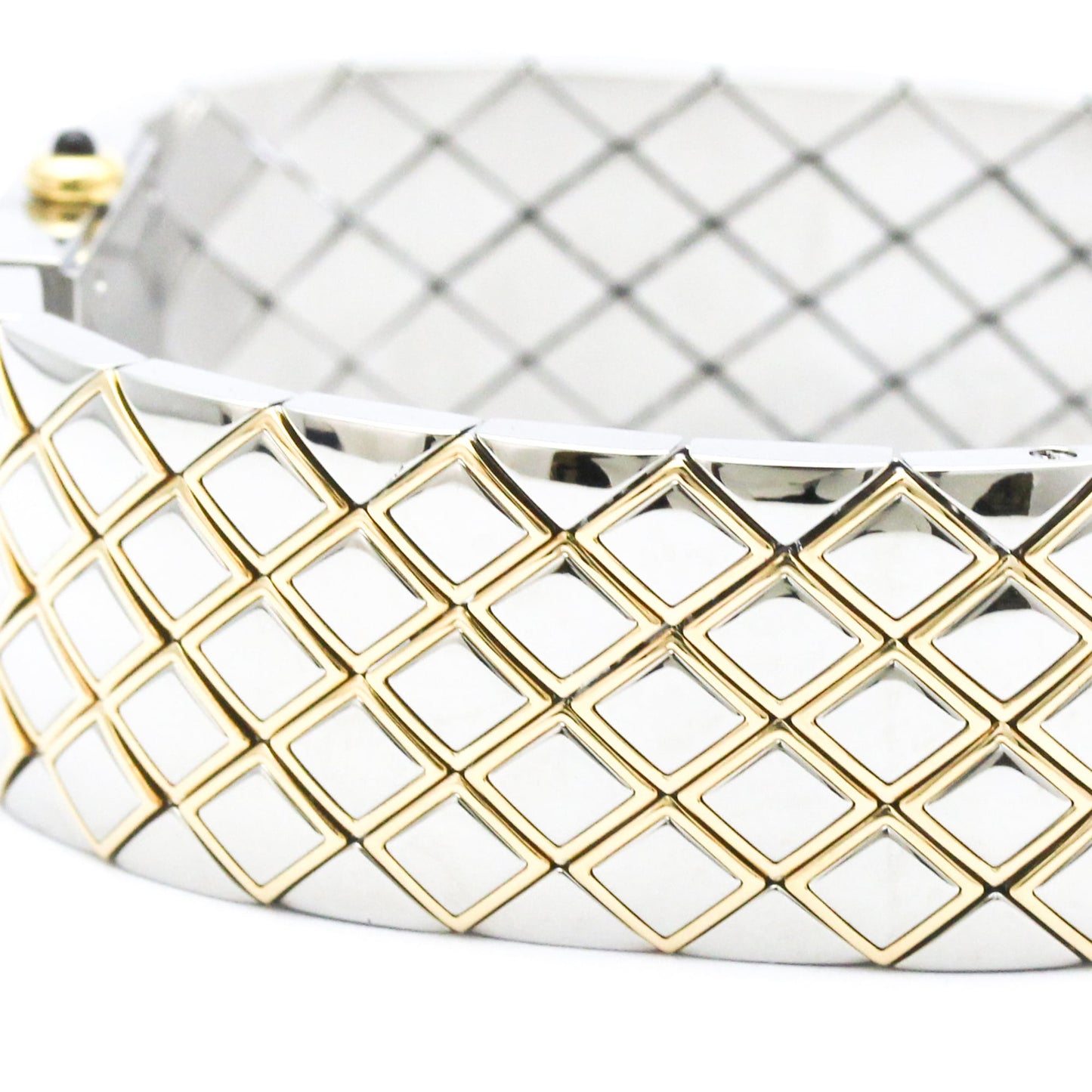 Chanel Matelasse · 18K Yellow Gold · Steel