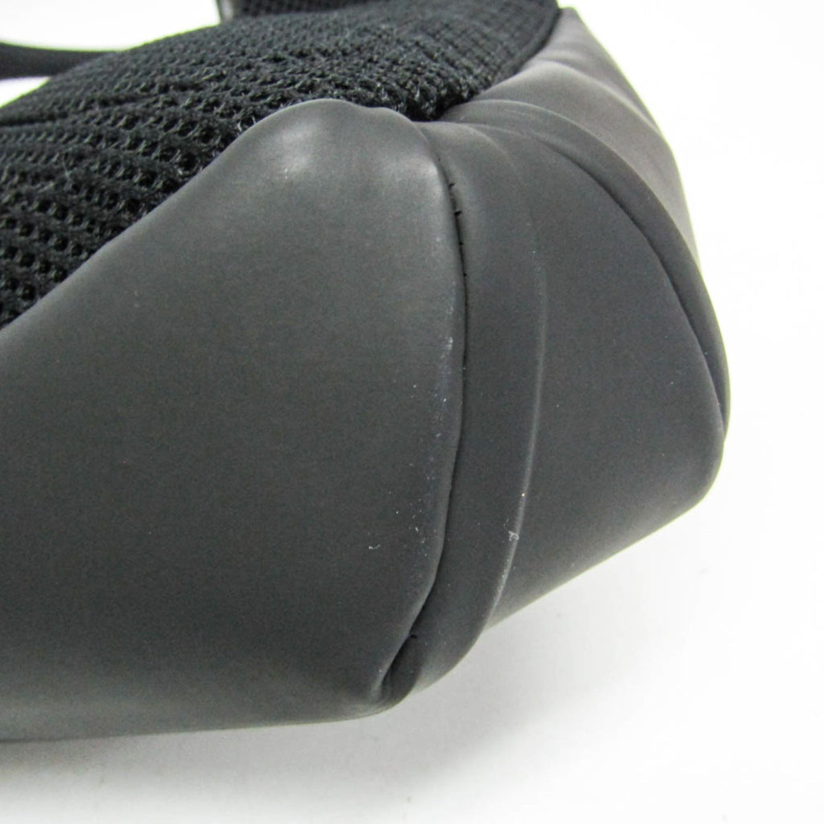 Givenchy G-Zip Triangle · Sling Bag