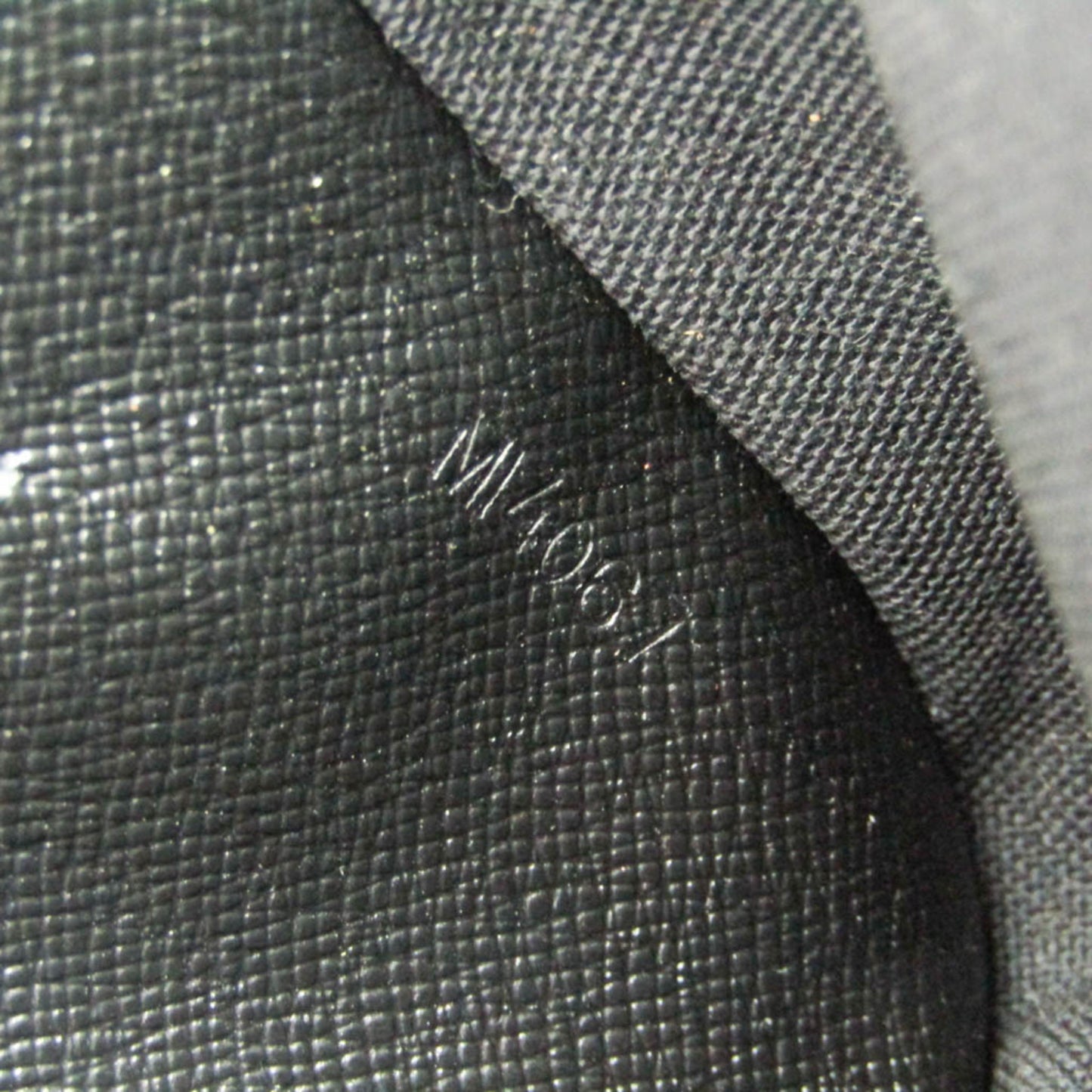 Louis Vuitton Taiga Pavel · Ardoise