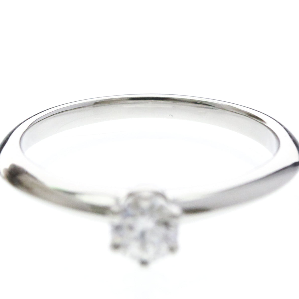 Tiffany Solitaire · Platinum · Diamond