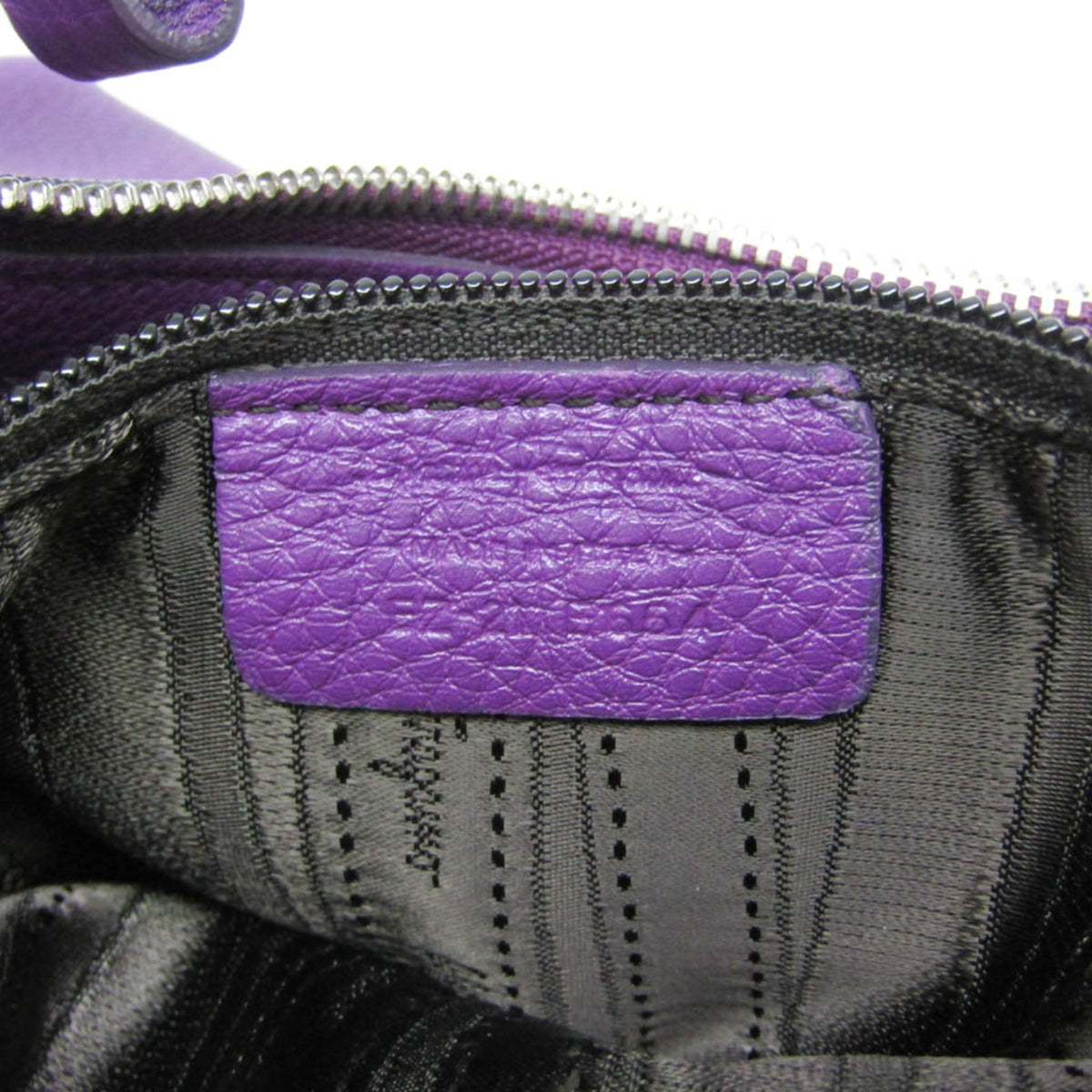 Salvatore Ferragamo Gancini · Leather
