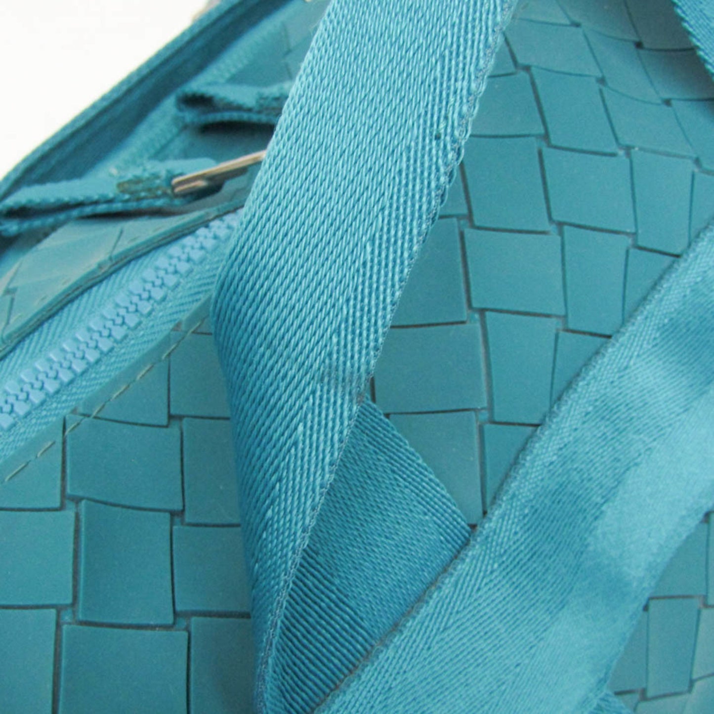 Bottega Veneta Intrecciato · Rubber Tote