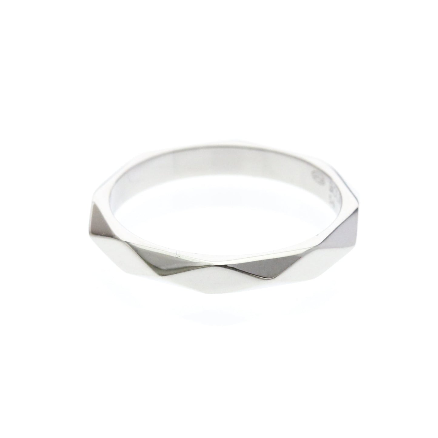 Boucheron Faceted · Platinum
