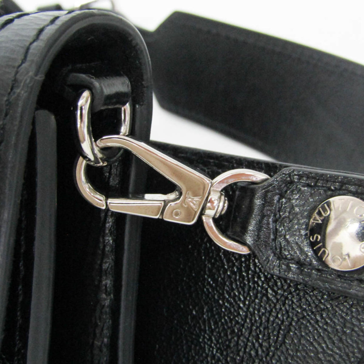 Louis Vuitton Bumbag Dauphine · Monogram Giant
