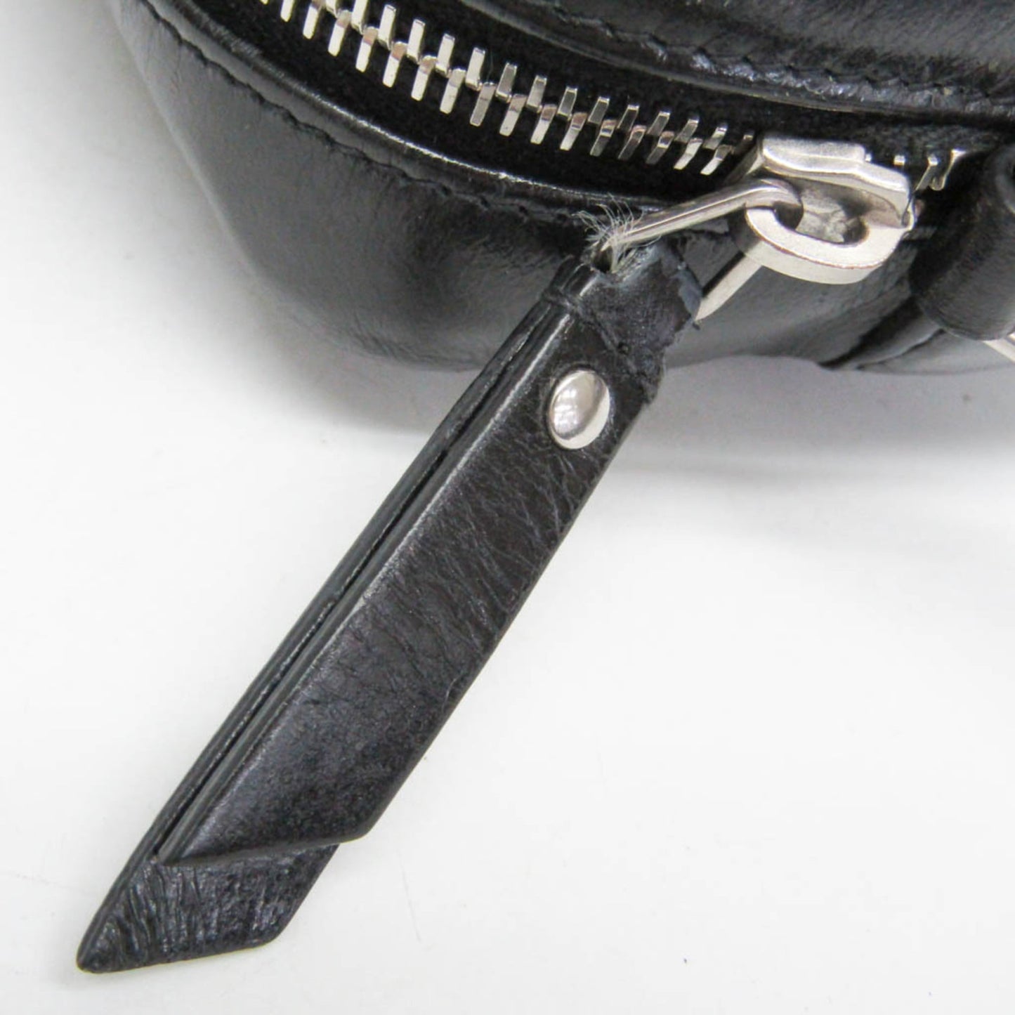 Saint Laurent Lou · V-Stitch Calfskin
