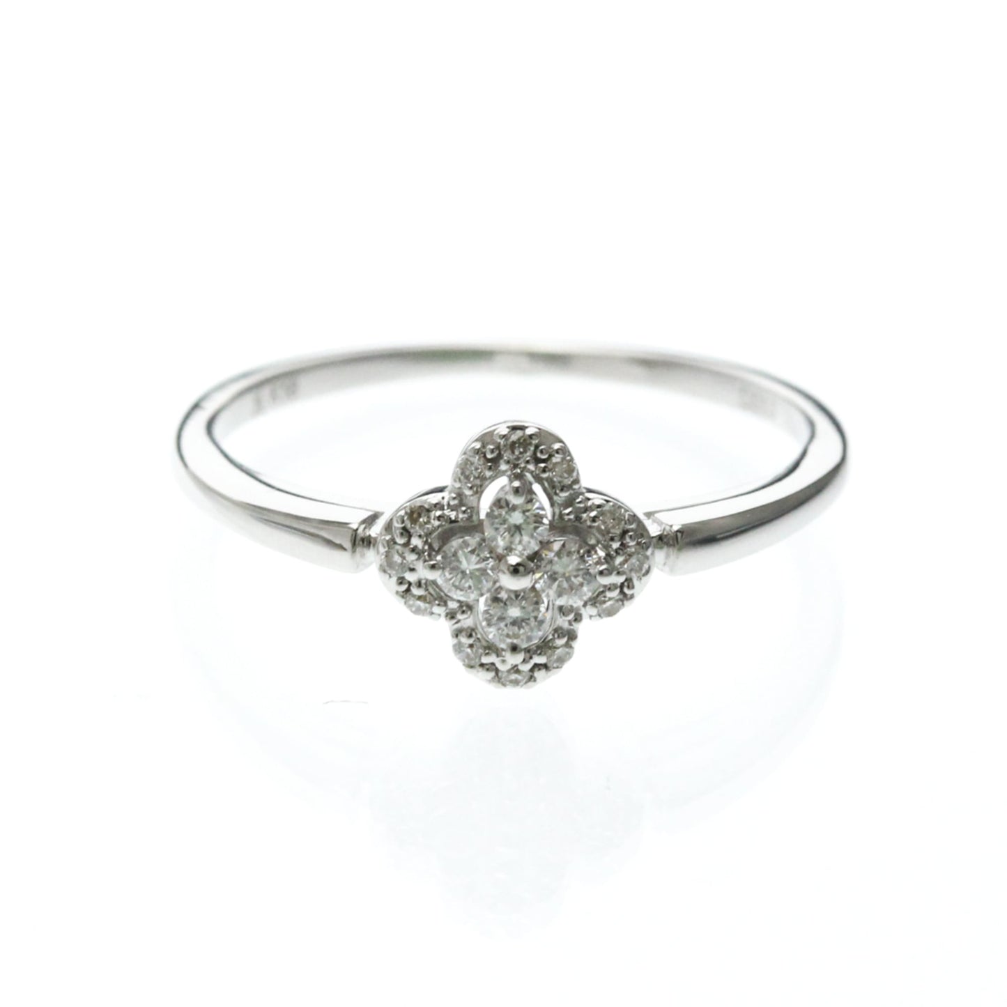 Vendome Aoyama Clover Diamond · 18K White Gold