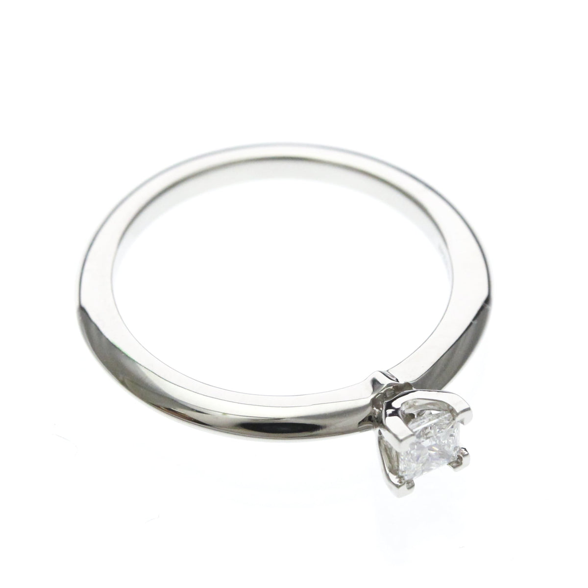 Tiffany Solitaire · Platinum · Diamond