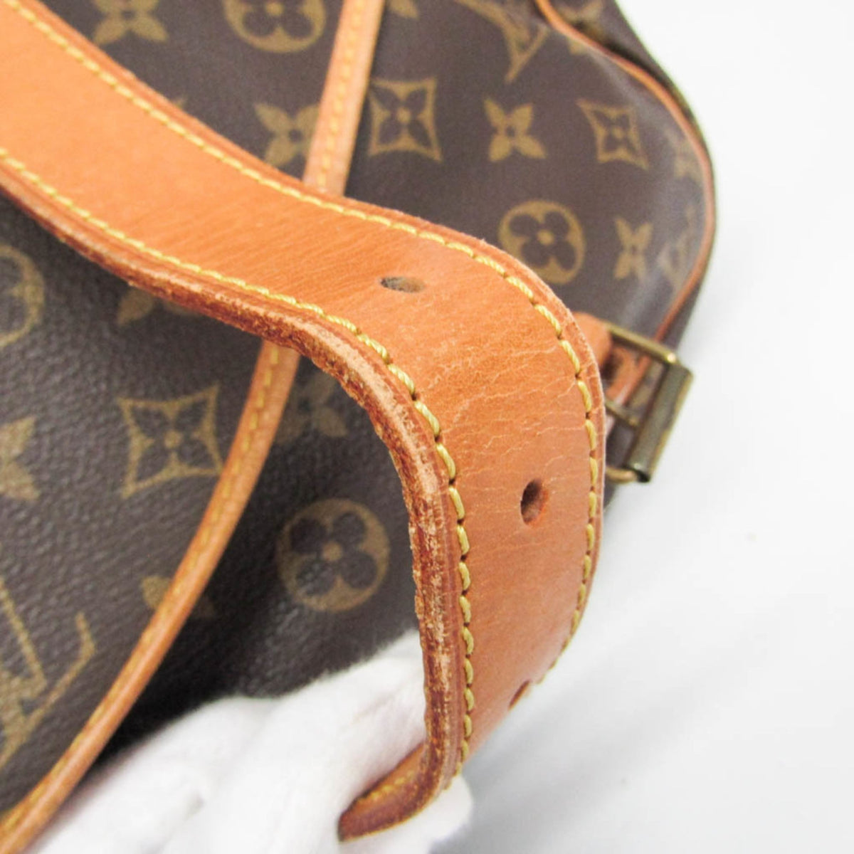 Louis Vuitton Saumur 43 · Monogram