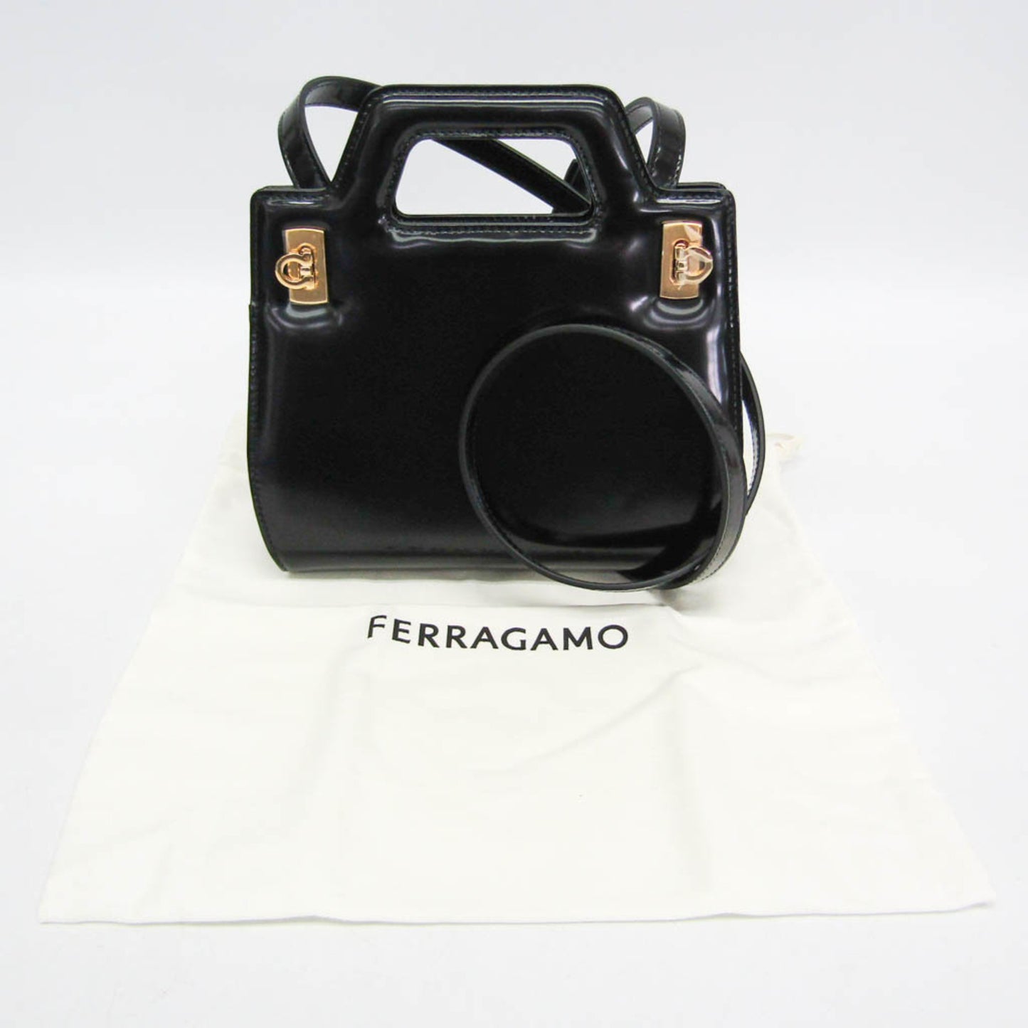 Salvatore Ferragamo Gancini · Leather
