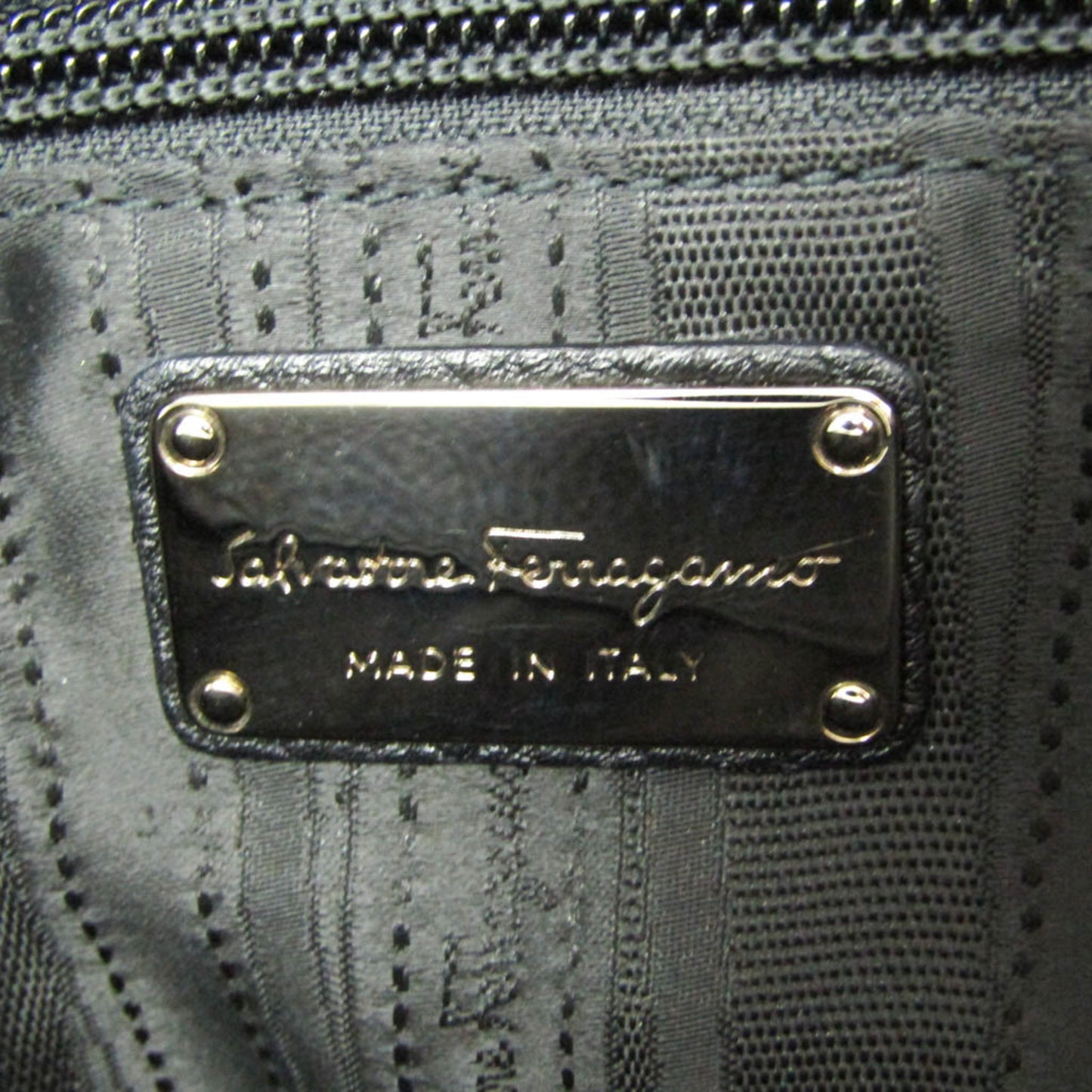 Salvatore Ferragamo Gancini · Leather