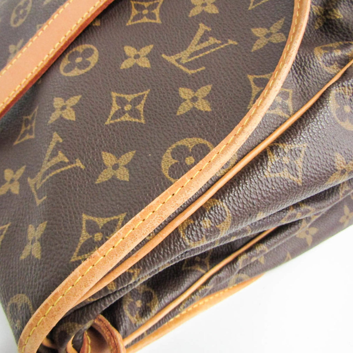 Louis Vuitton Saumur 43 · Monogram