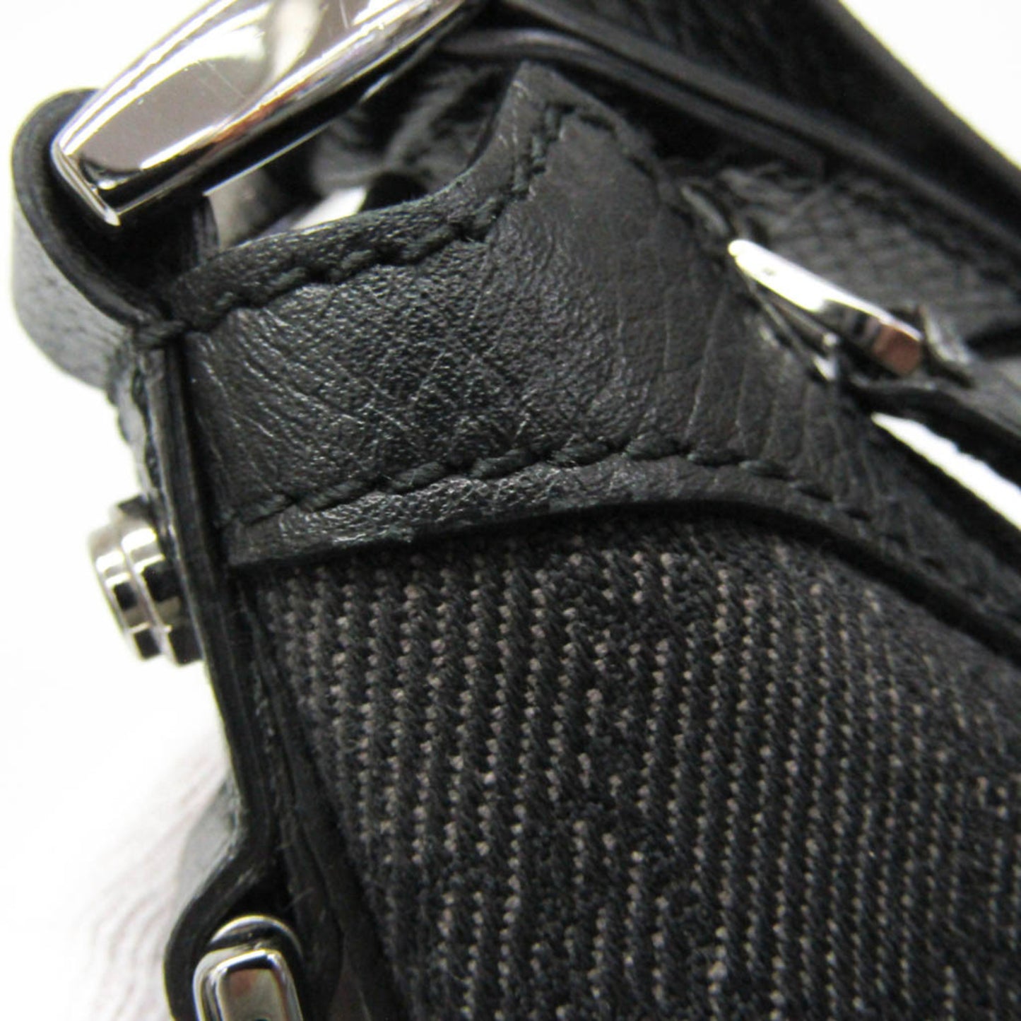 Gucci GG Canvas · Interlocking G