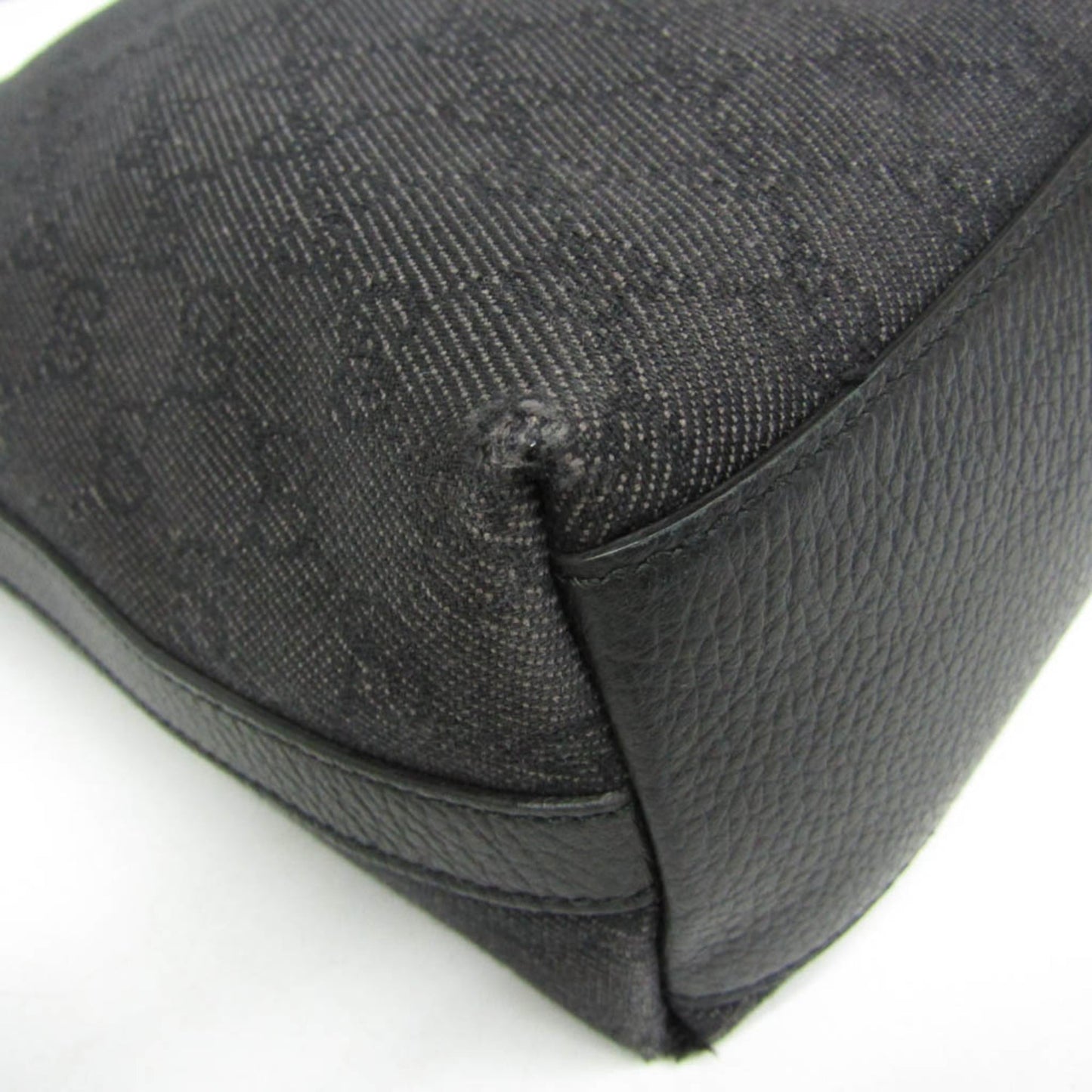Gucci GG Canvas · Interlocking G
