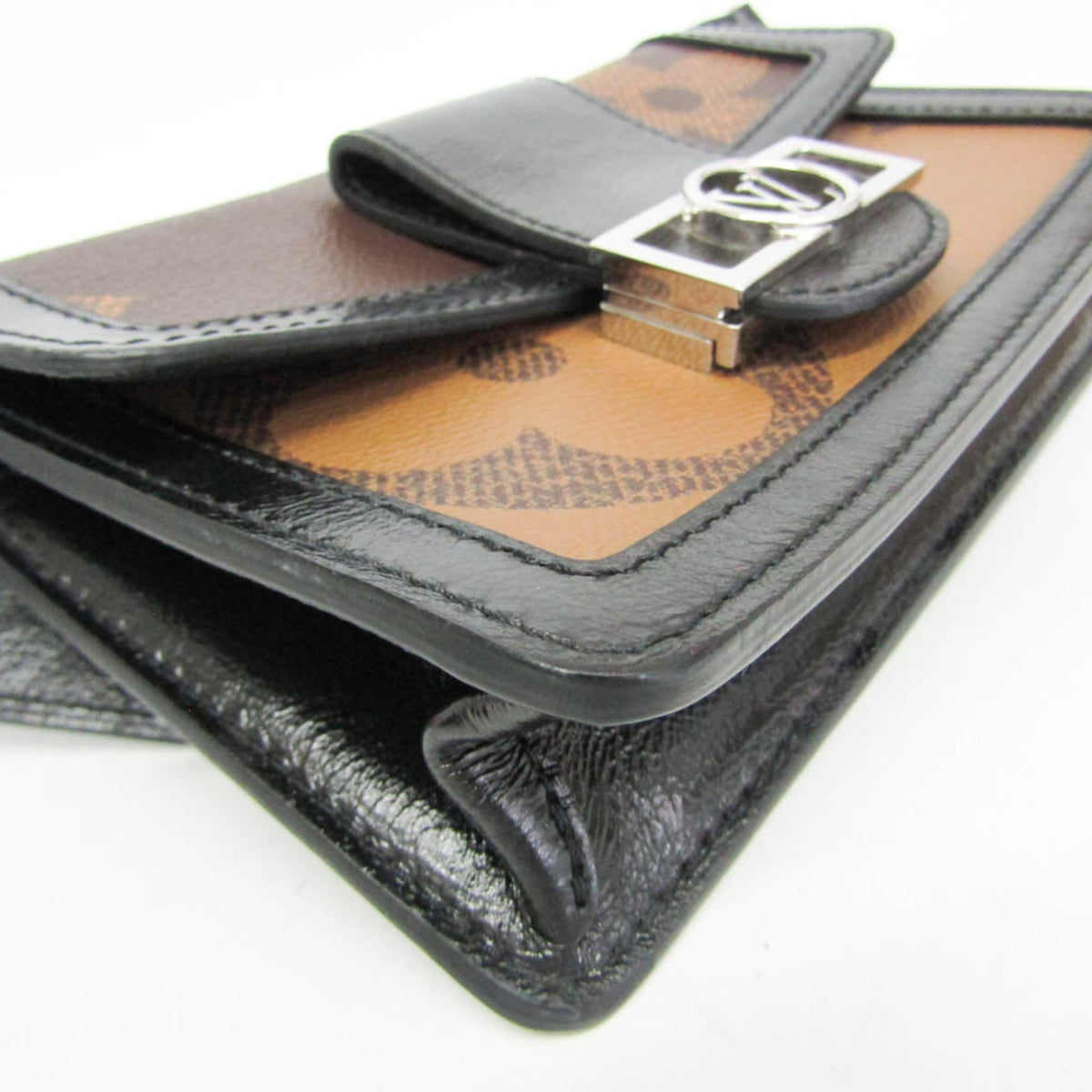 Louis Vuitton Bumbag Dauphine · Monogram Giant