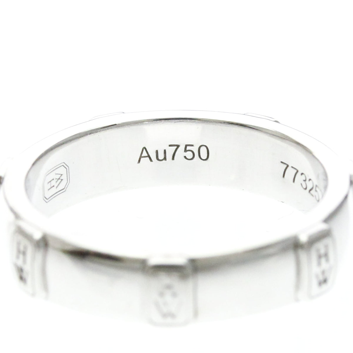 Harry Winston HW Logo · Diamond · 18K White Gold