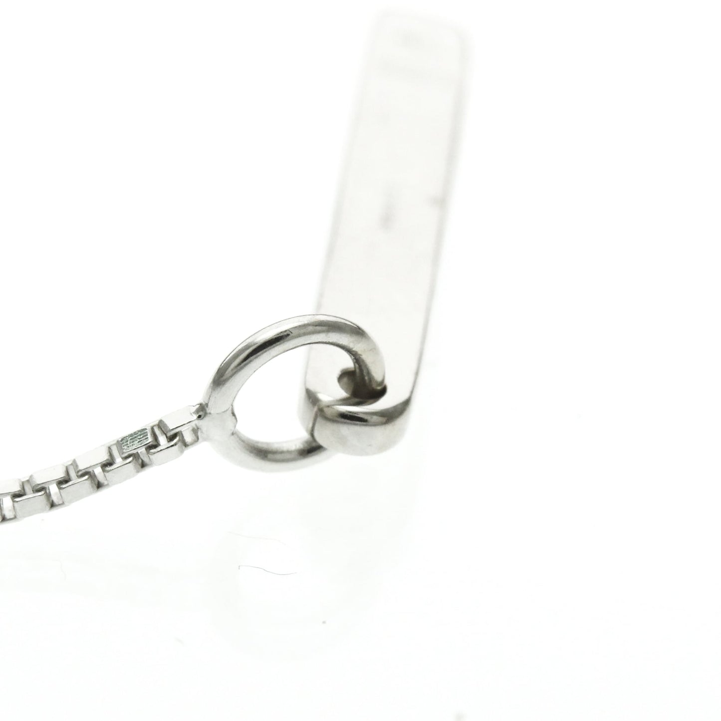 Gucci Lariat · 18K White Gold