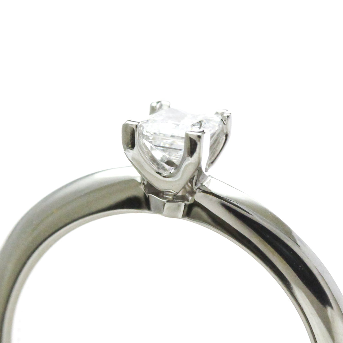 Tiffany Solitaire · Platinum · Diamond 0.22ct · Size 4 (EU 50)