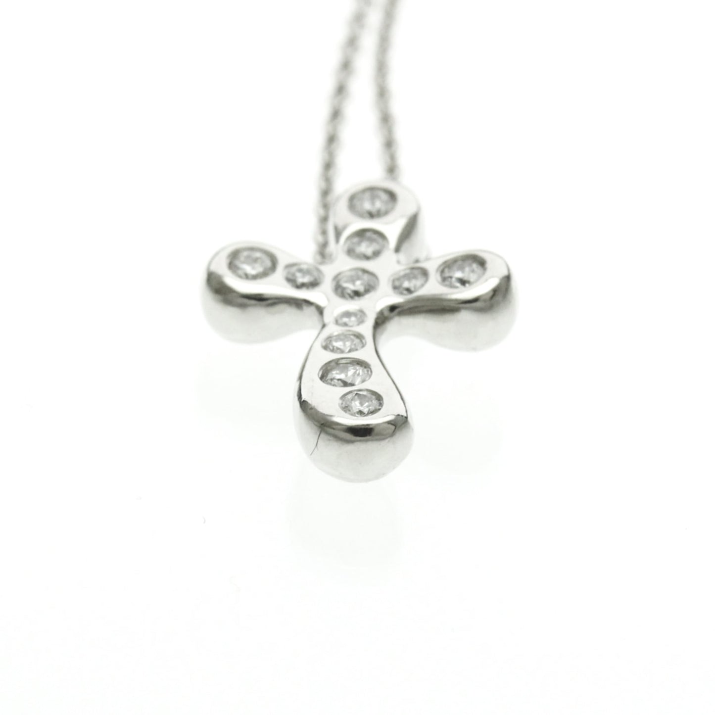 Tiffany Cross Diamond · Platinum