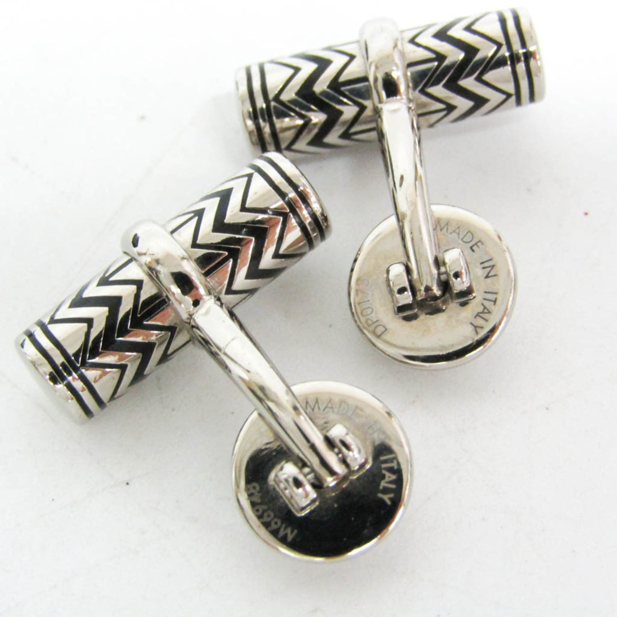 Louis Vuitton V-Karakoram · Cufflinks