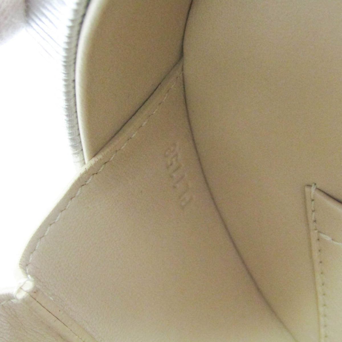 Louis Vuitton Petite Boîte Chapeau · Epi