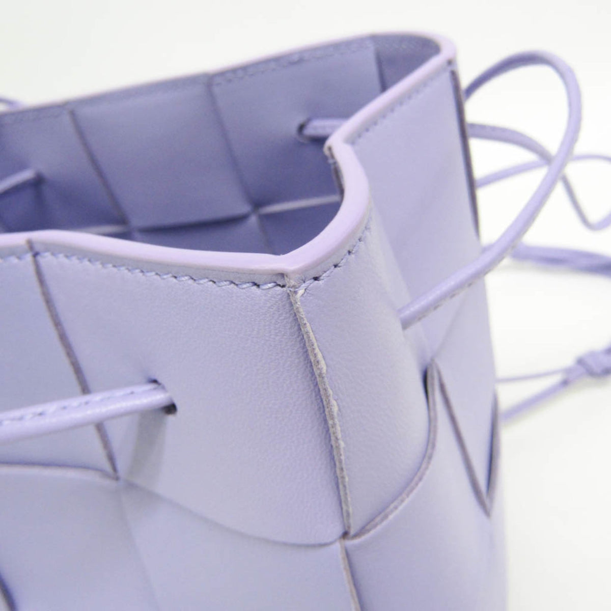Bottega Veneta Intrecciato · Cassette Bucket