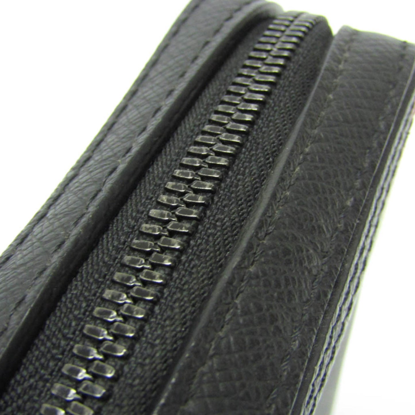 Louis Vuitton Taiga Danube Messenger