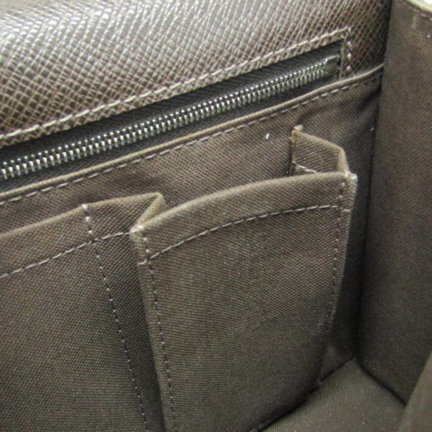 Louis Vuitton Veraia · Taiga Leather