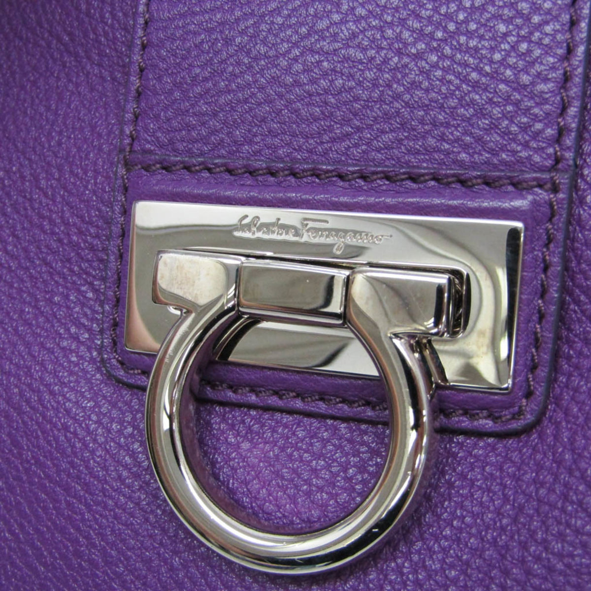 Salvatore Ferragamo Gancini · Leather