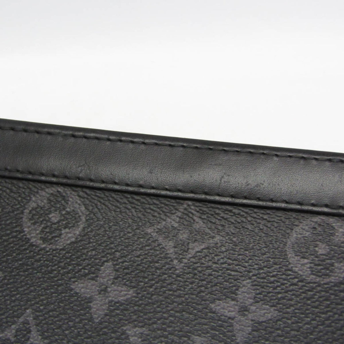 Louis Vuitton Pochette Voyage MM · Eclipse