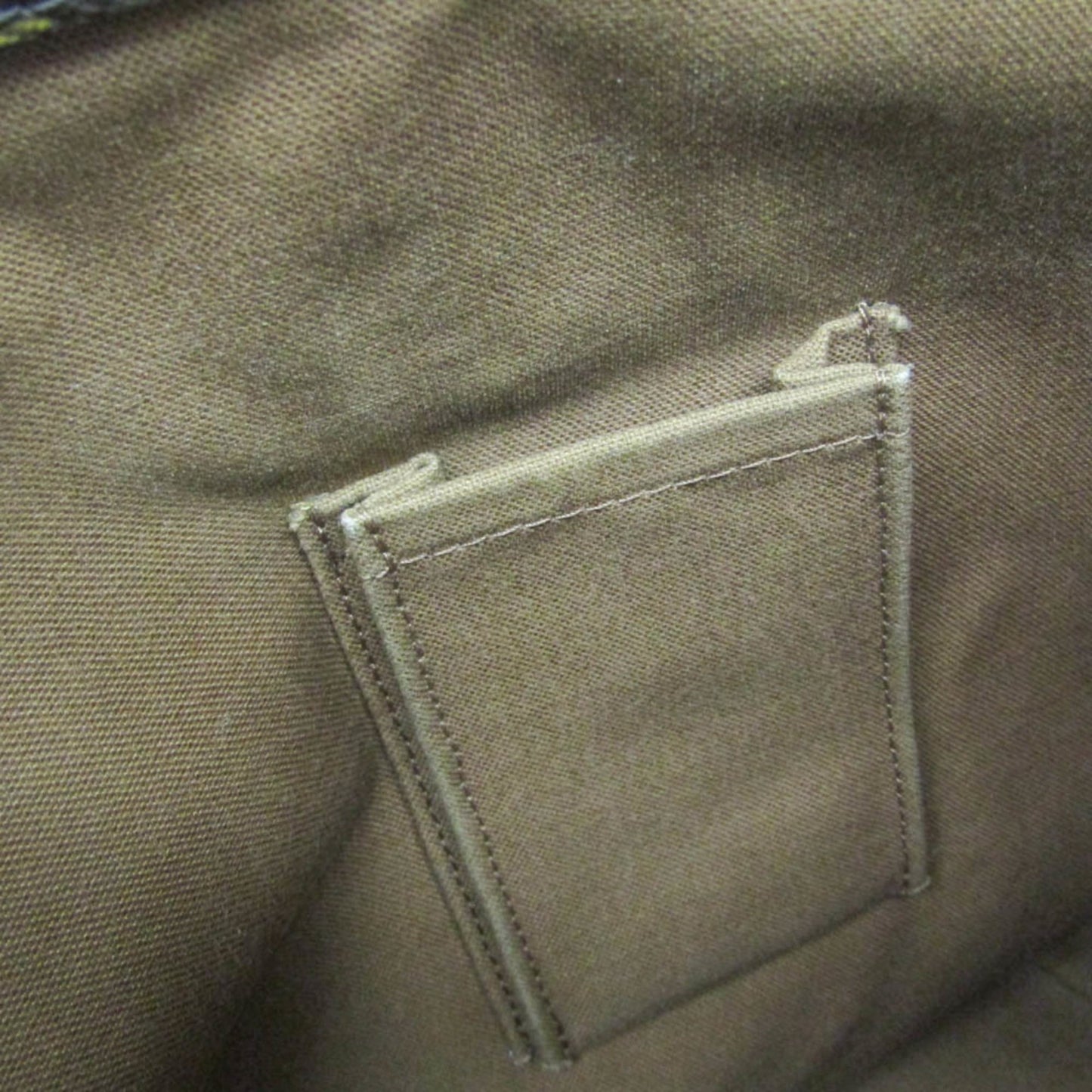 Louis Vuitton Cabas Mezzo · Monogram