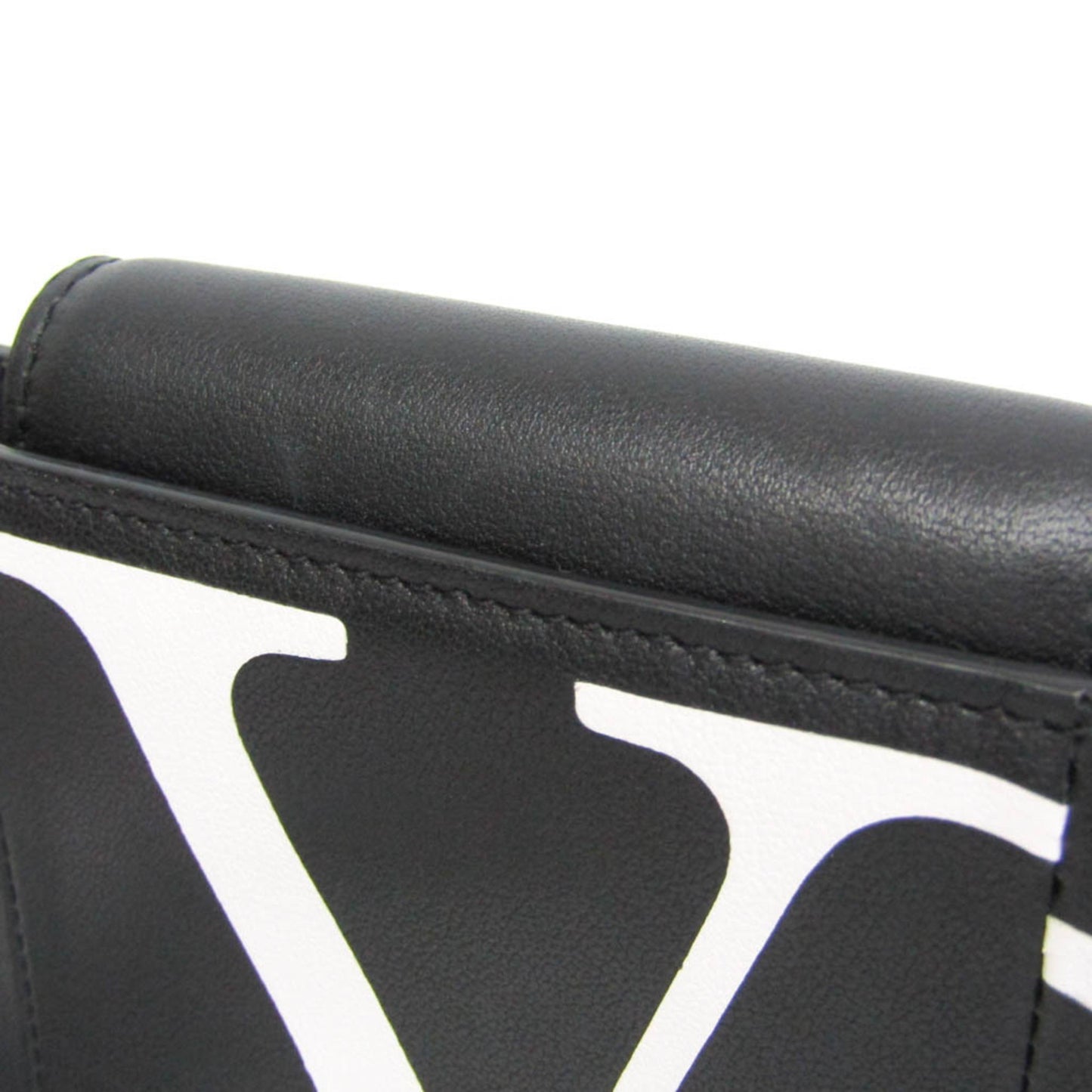 Valentino Garavani V Logo · Chain Pouch