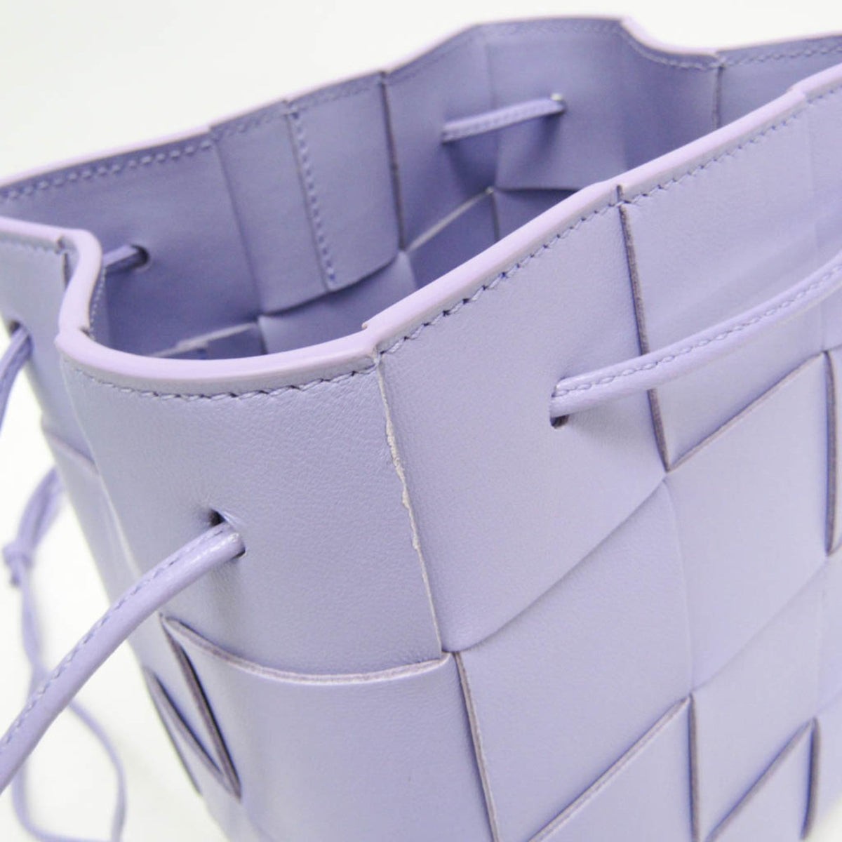 Bottega Veneta Intrecciato · Cassette Bucket