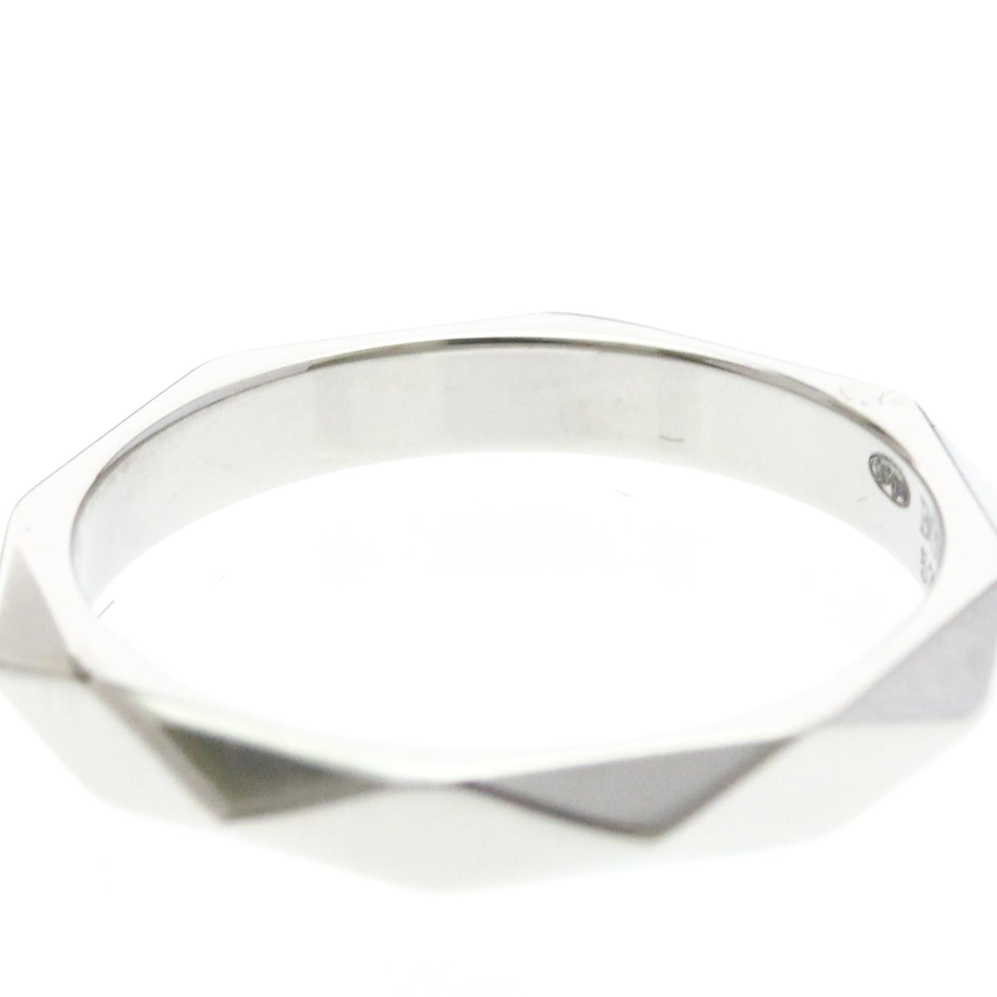 Boucheron Faceted · Platinum