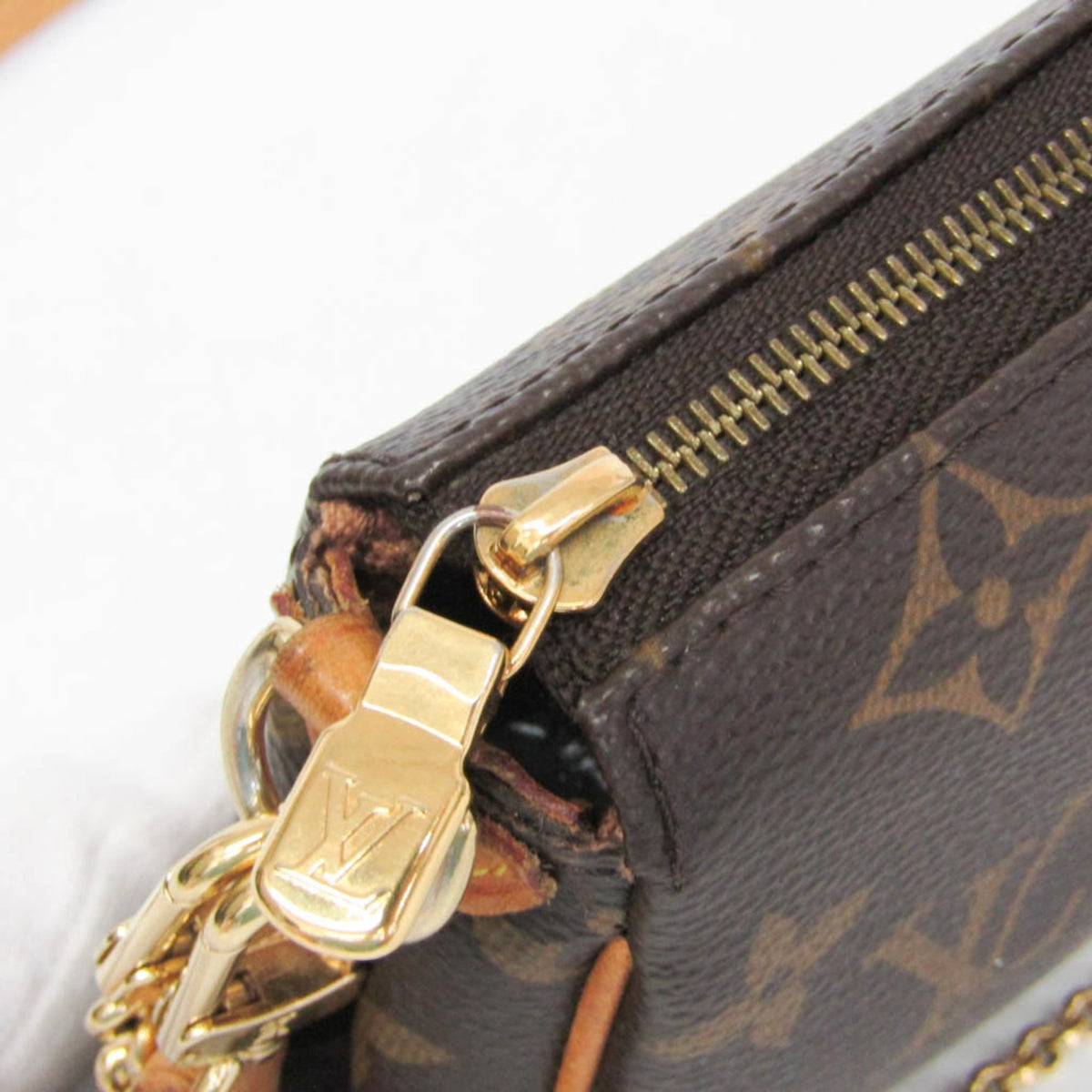 Louis Vuitton Eva · Monogram