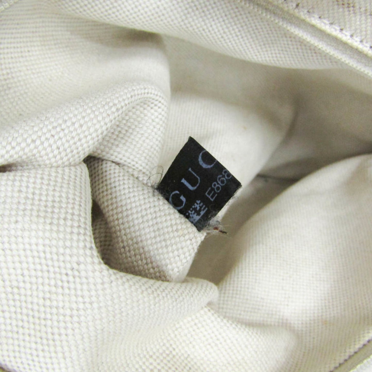 Gucci Sukey · GG Canvas · Leather