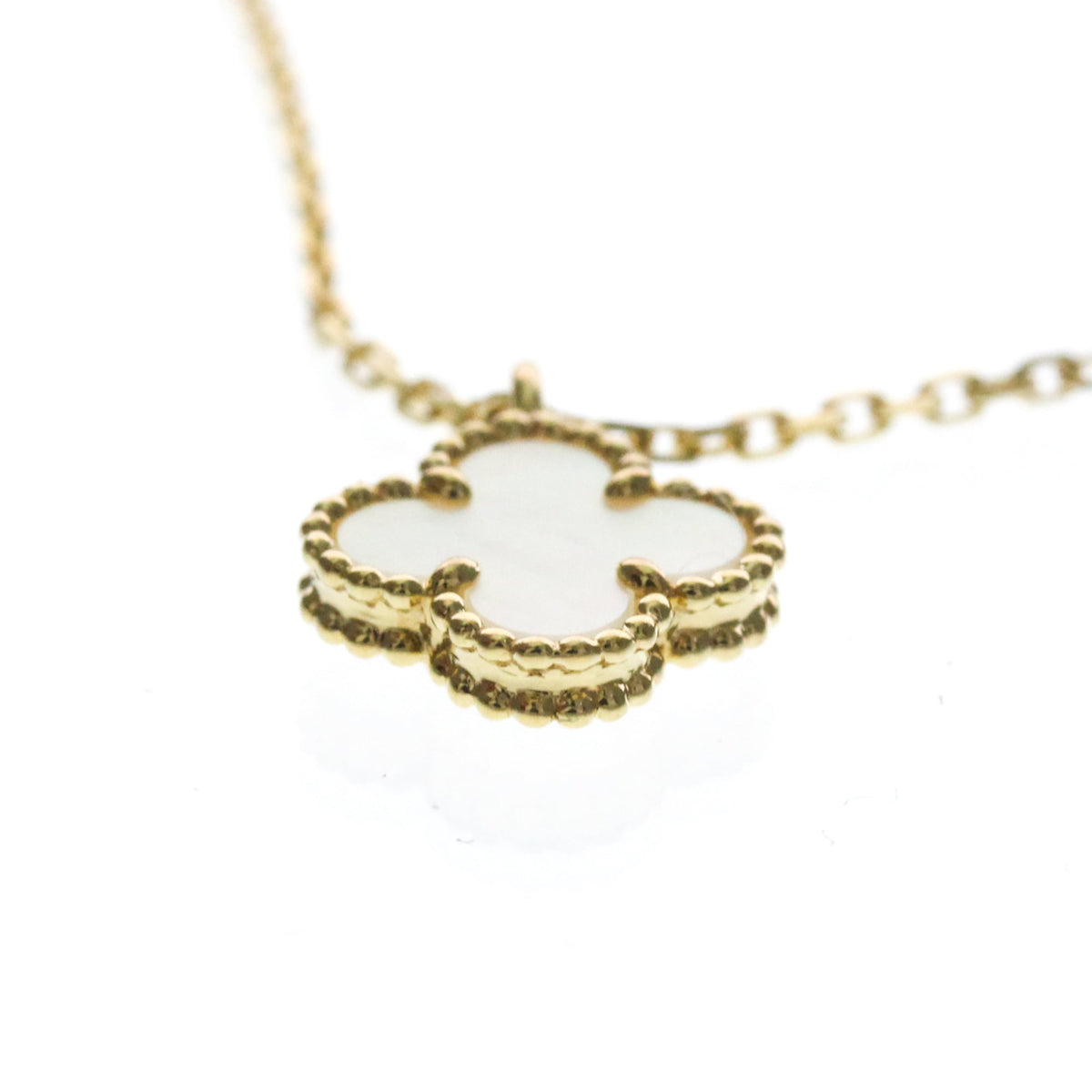 Van Cleef & Arpels Sweet Alhambra · Mother of Pearl