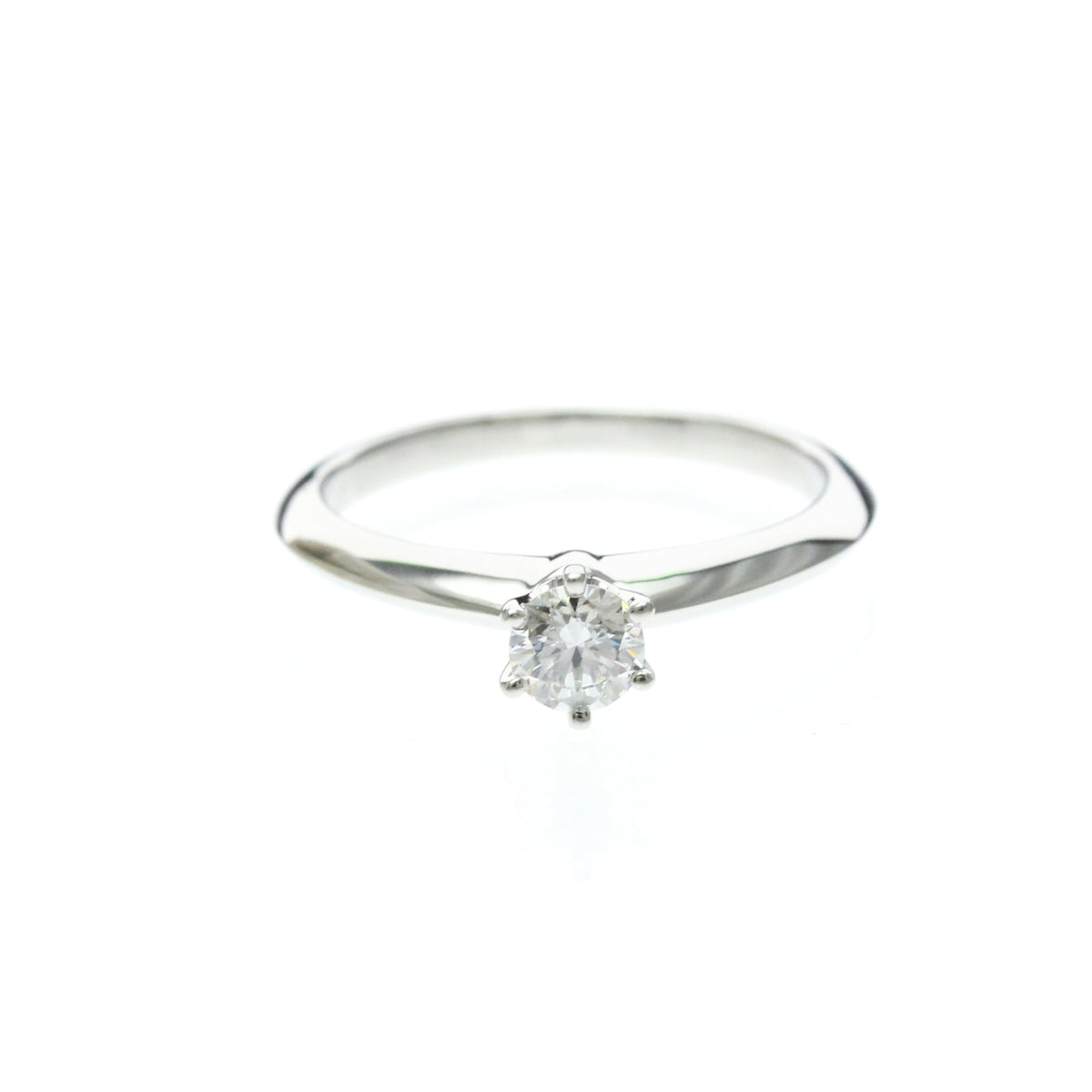Tiffany Solitaire · Diamond · Platinum · VVS2