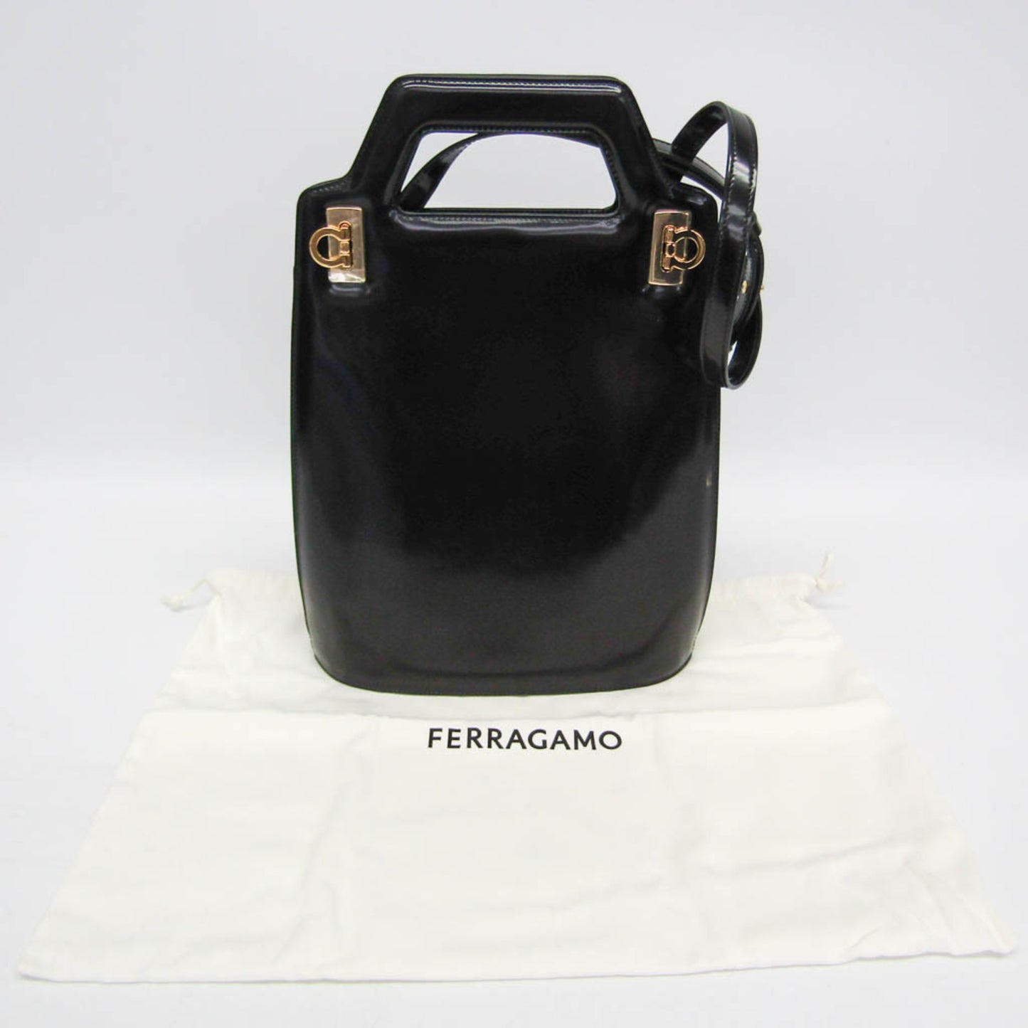 Salvatore Ferragamo Gancini · Wanda