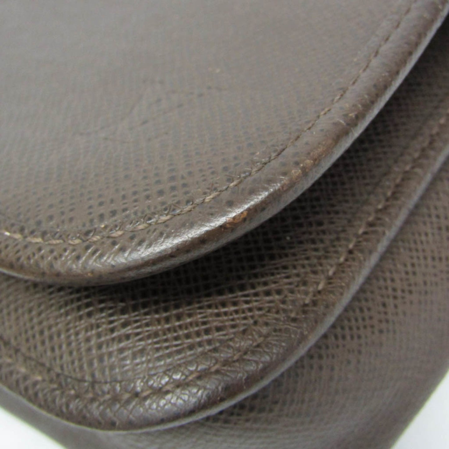 Louis Vuitton Taiga Andrei · Messenger