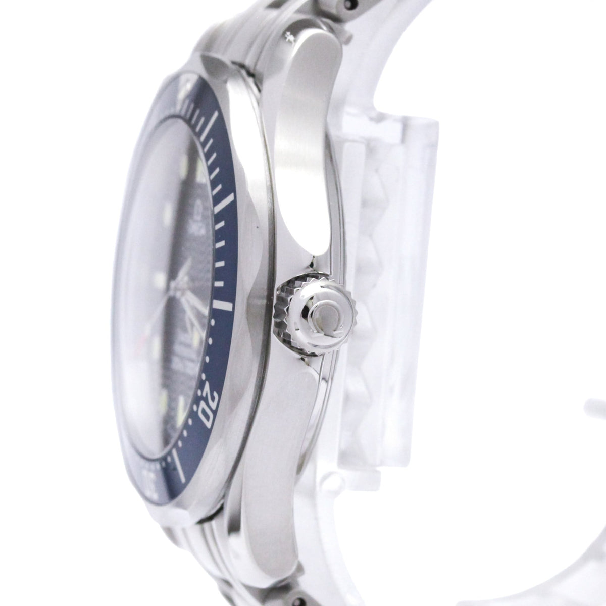 Omega Seamaster Professional 300M · Steel