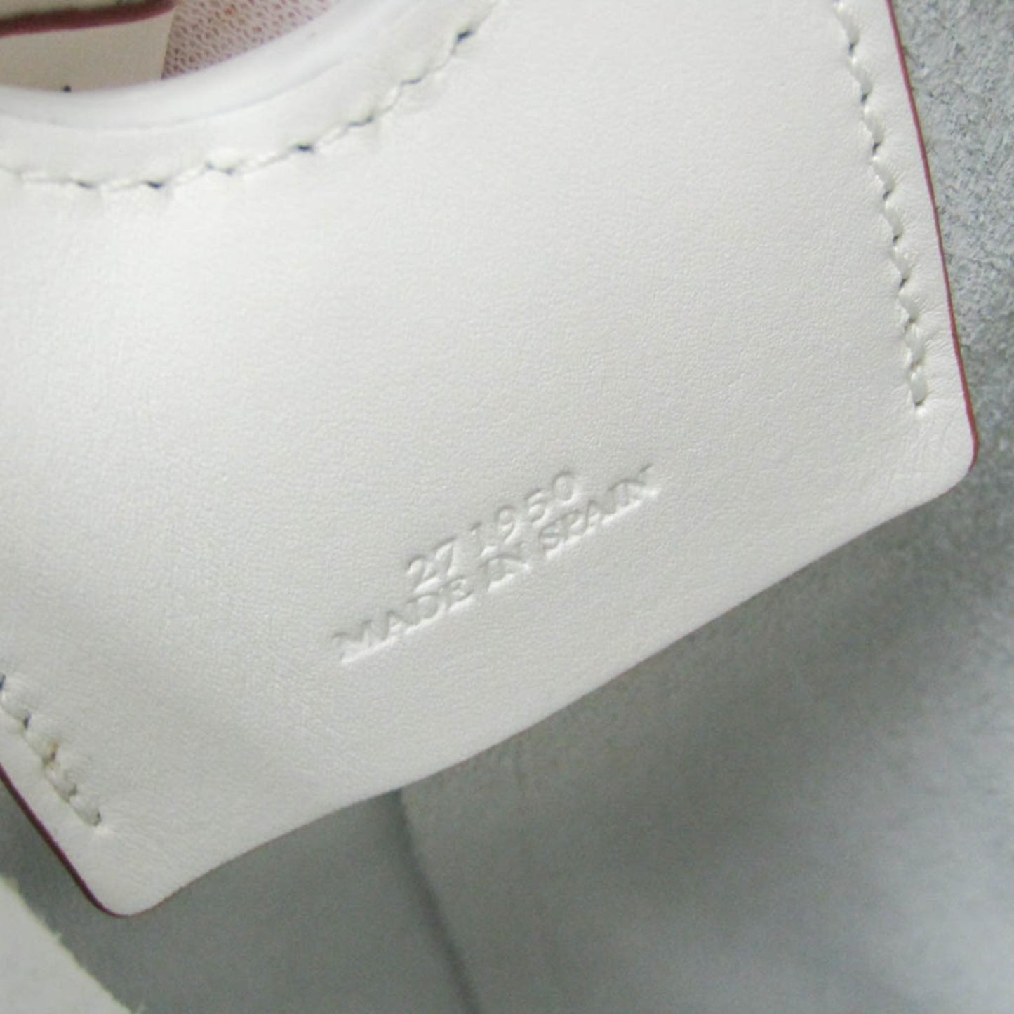 Loewe Balloon Medium · Leather
