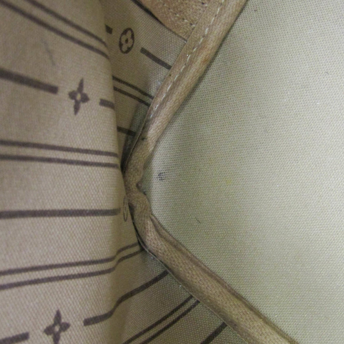 Louis Vuitton Neverfull MM · Monogram