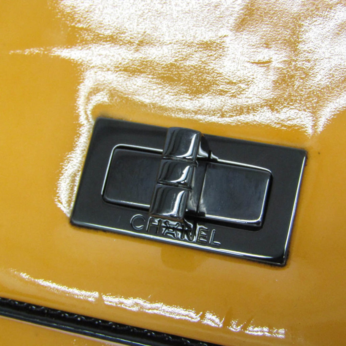 Chanel Chain · Enamel Leather