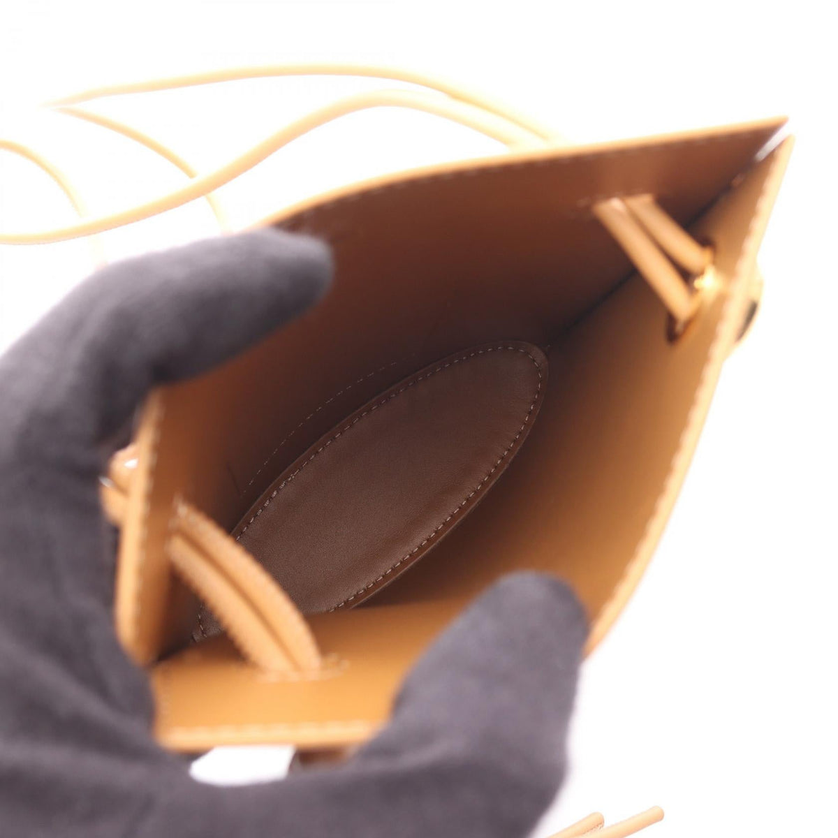 Loewe Pebble Dice Pocket · Leather