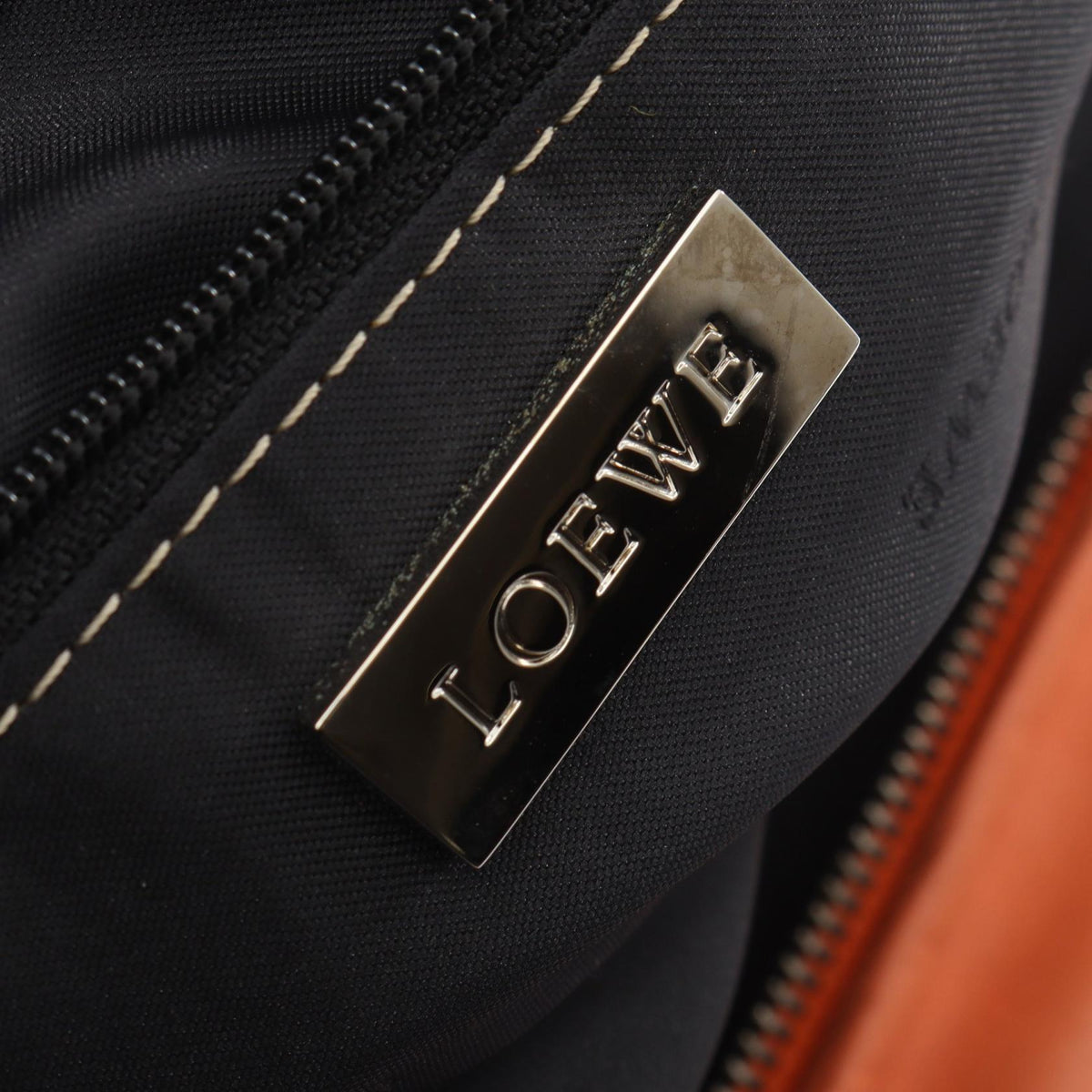 LOEWE Amazona 36 · Leather