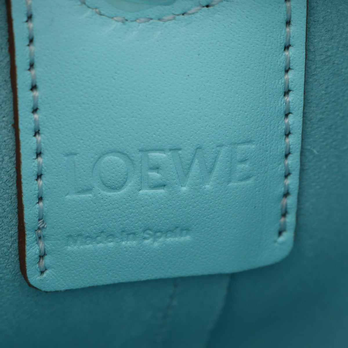 Loewe Balloon Nano · Leather