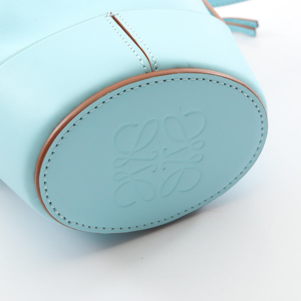 Loewe Balloon Nano · Leather