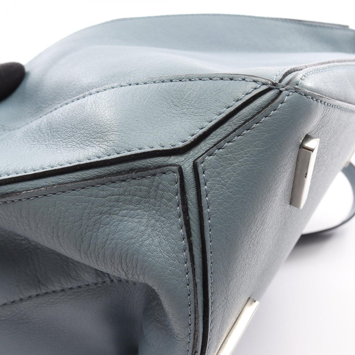 Loewe Puzzle · Medium · Leather