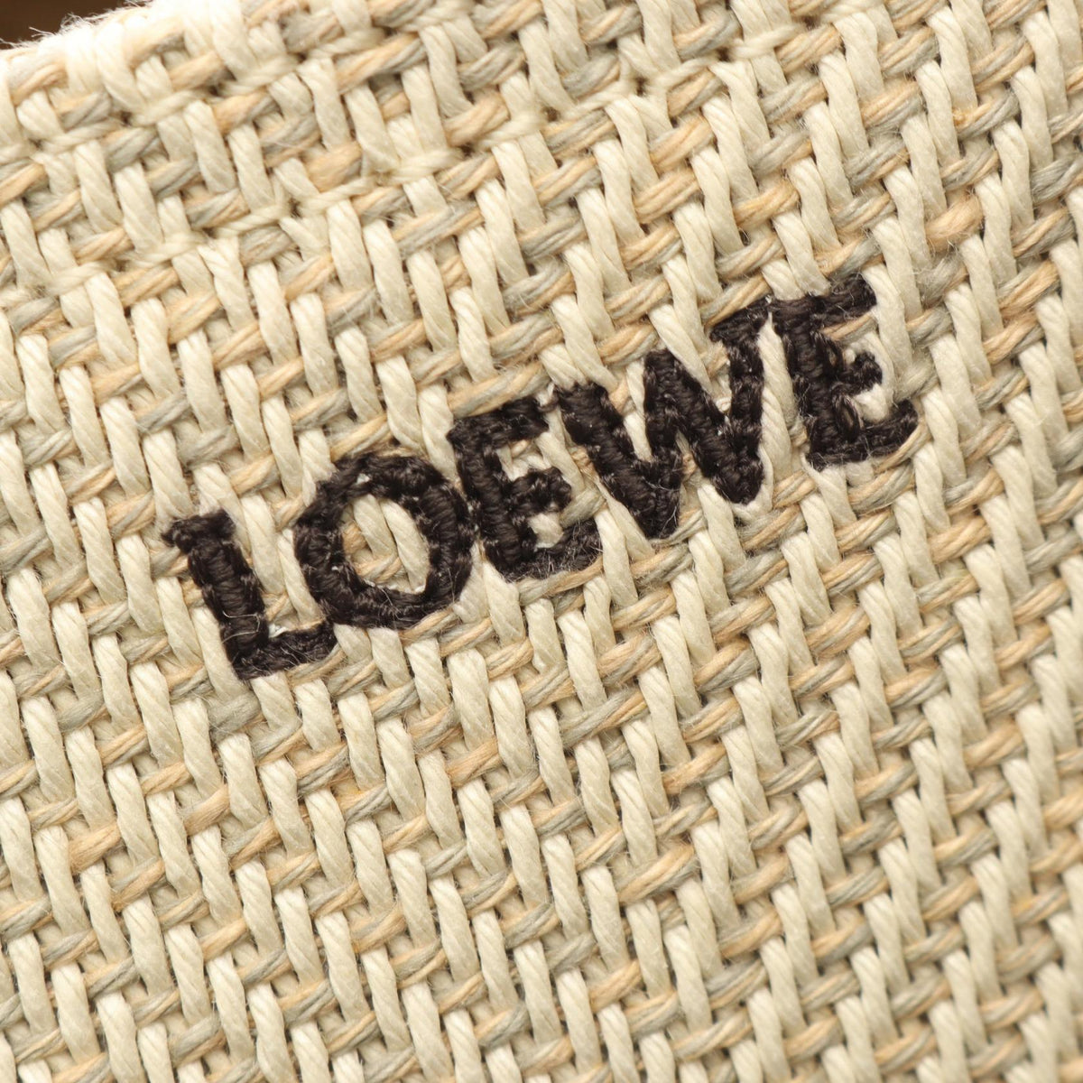 Loewe Puzzle Fold Tote · Medium · Canvas
